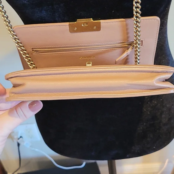 SOLD ๐ Chanel WOC Nude pink wallet on Chain - Picture 9 of 16